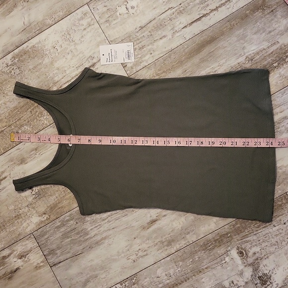 3 SO The Favorite Scoopneck Tank Tops - Picture 5 of 15